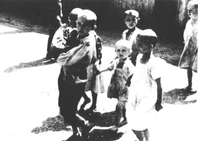 Children from Stara Gradiska camp